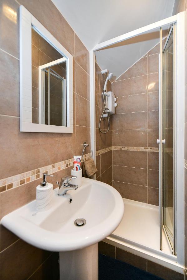 Beautiful Accommodation Near Reading City Centre Bagian luar foto